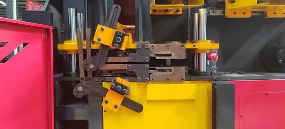 Les revêtements à angle droit, la production de plaques de plancher préfabriquées,