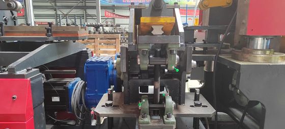 Les revêtements à angle droit, la production de plaques de plancher préfabriquées,