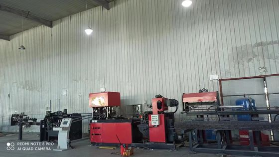 Machine de soudage à barres latérales pour la fabrication d'ingénierie de construction