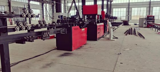 Machine de soudage à barres d'acier à commande PLC 7,5 kW Hauteur de soudage 70-270 mm