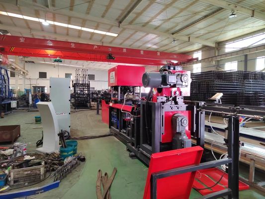 Machine de soudage de tubes carrés ERW efficace pour la production de poutres