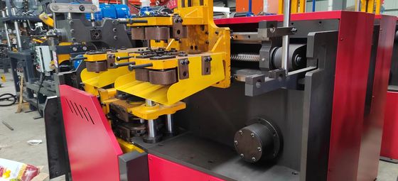 Machine de soudage de barres d'acier de 4 à 7 mm de diamètre avec contrôle tactile