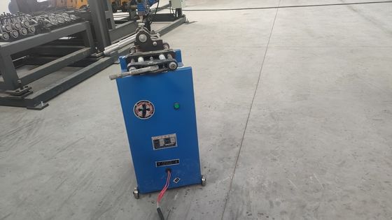 La fréquence d'entrée de la machine de soudage industriel est de 50/60 Hz.