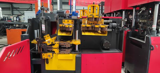 Machine de soudage à barres avec barre principale de 6 à 12 mm / puissance du moteur de 7,5 kW